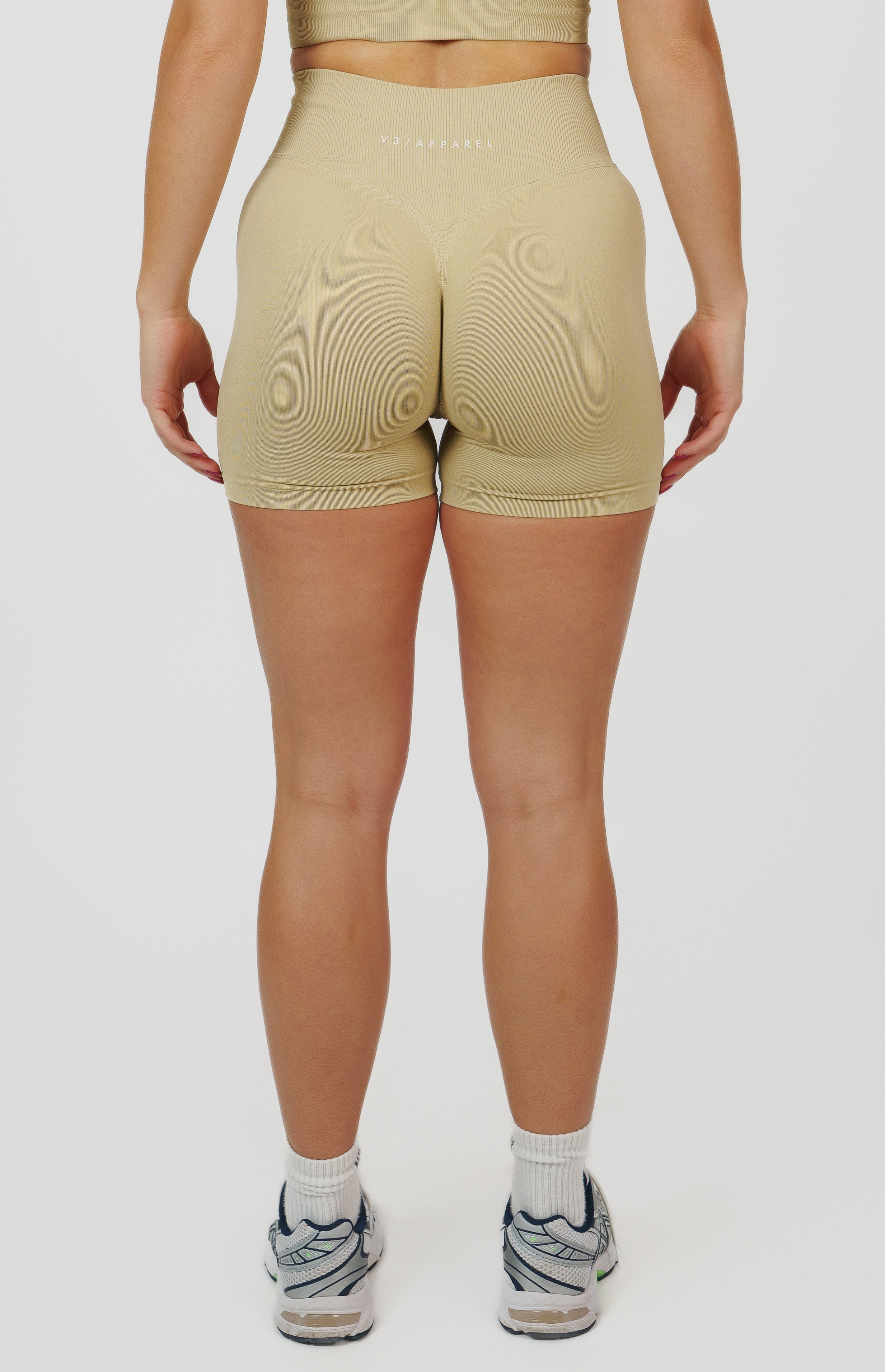 Form Seamless Scrunch Sports Bra, Leggings & Shorts Set - Light Camel